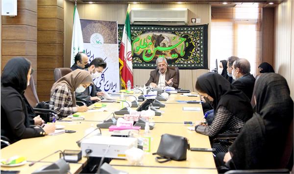 نشست خبری رئیس کانون زبان ایران